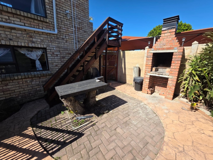 4 Bedroom Property for Sale in Aston Bay Eastern Cape